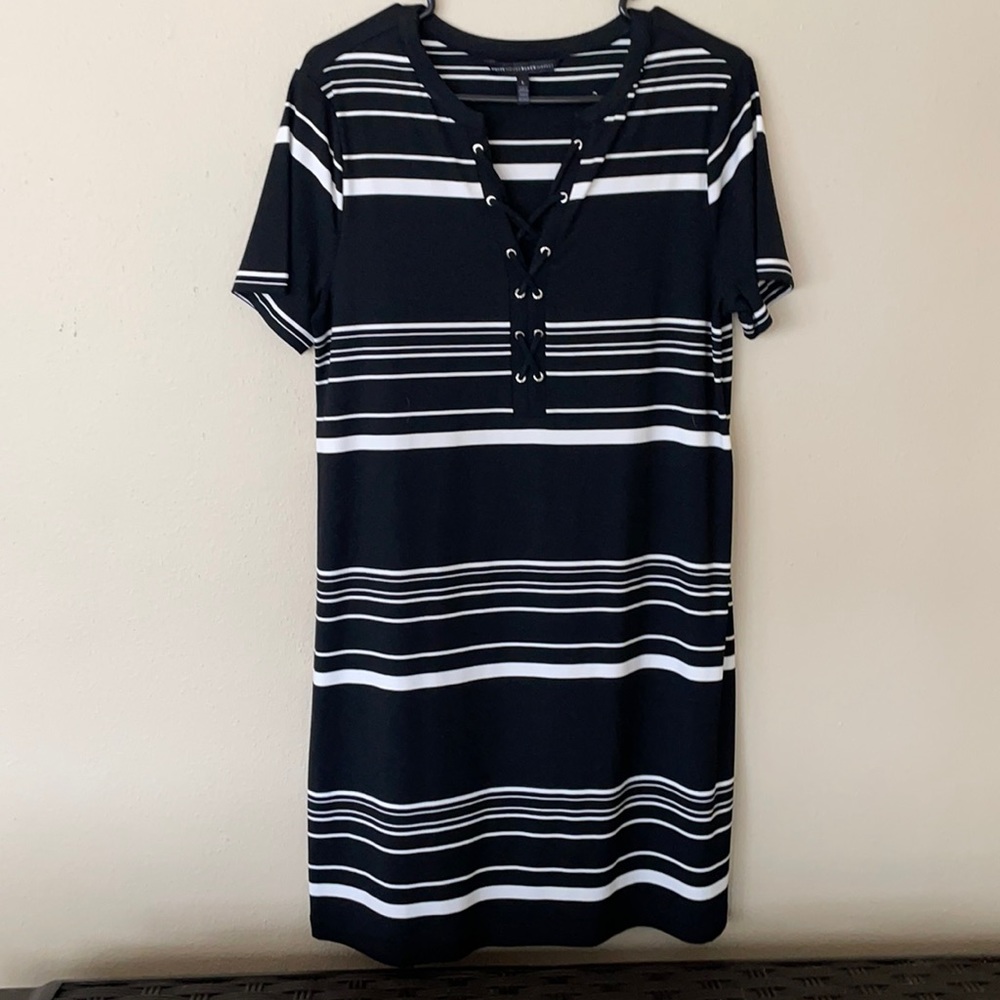 WHBM short sleeve cotton lace front dress